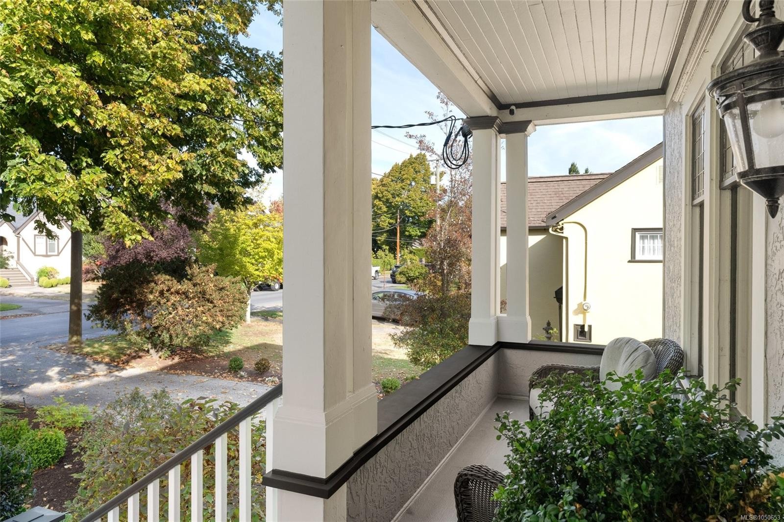 1033 Monterey Ave, Oak Bay, BC