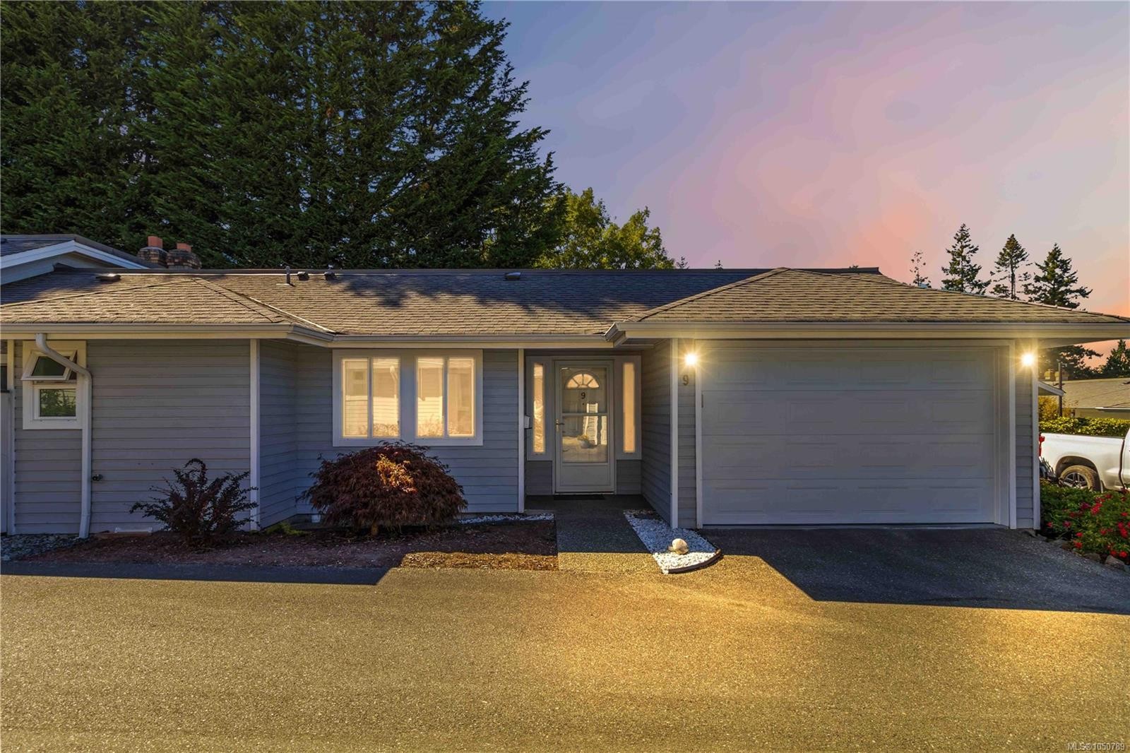 #9-3966 Cedar Hill Cross Rd, Saanich, BC