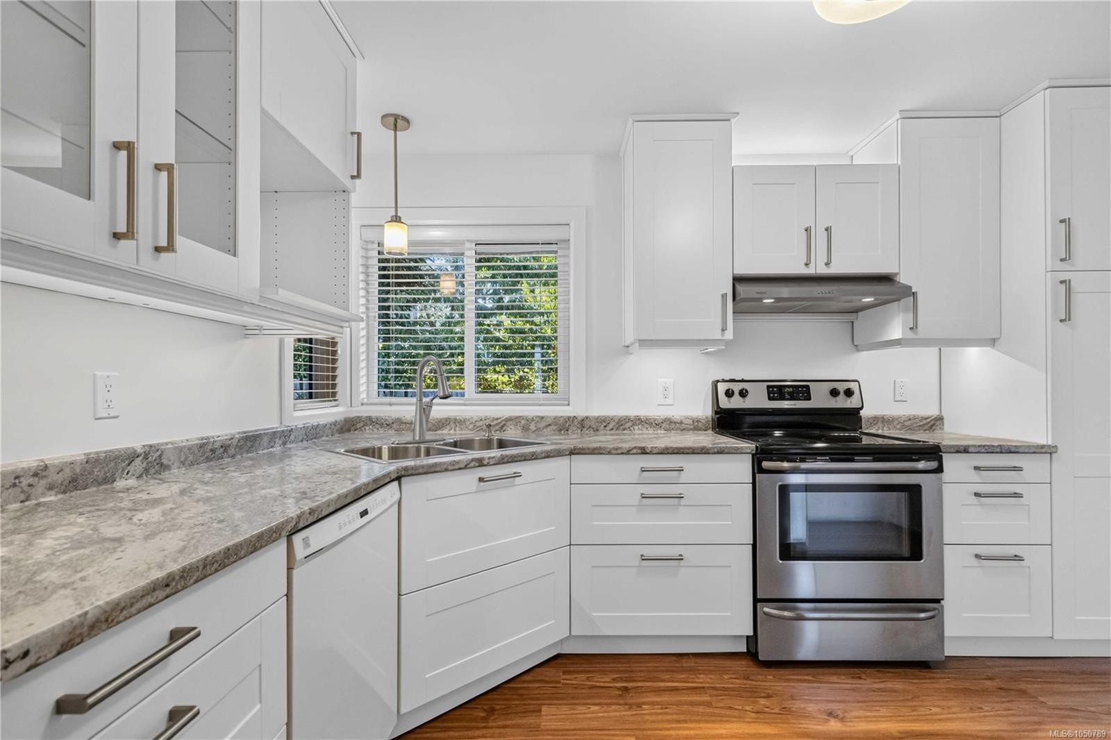 #9-3966 Cedar Hill Cross Rd, Saanich, BC