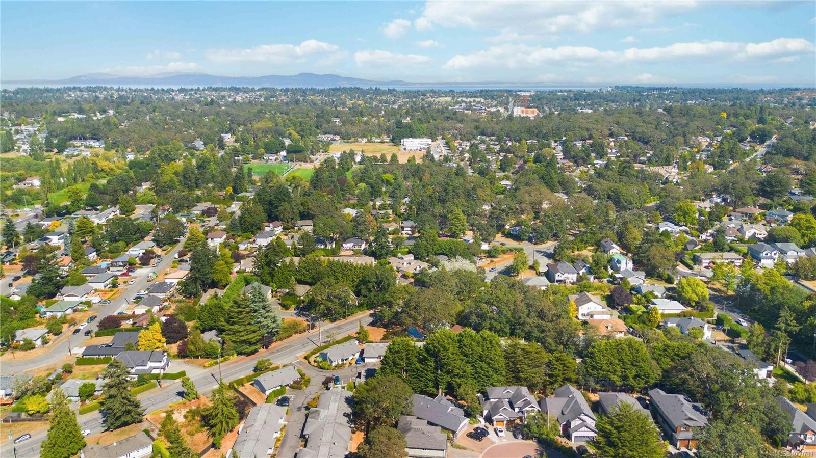 #9-3966 Cedar Hill Cross Rd, Saanich, BC