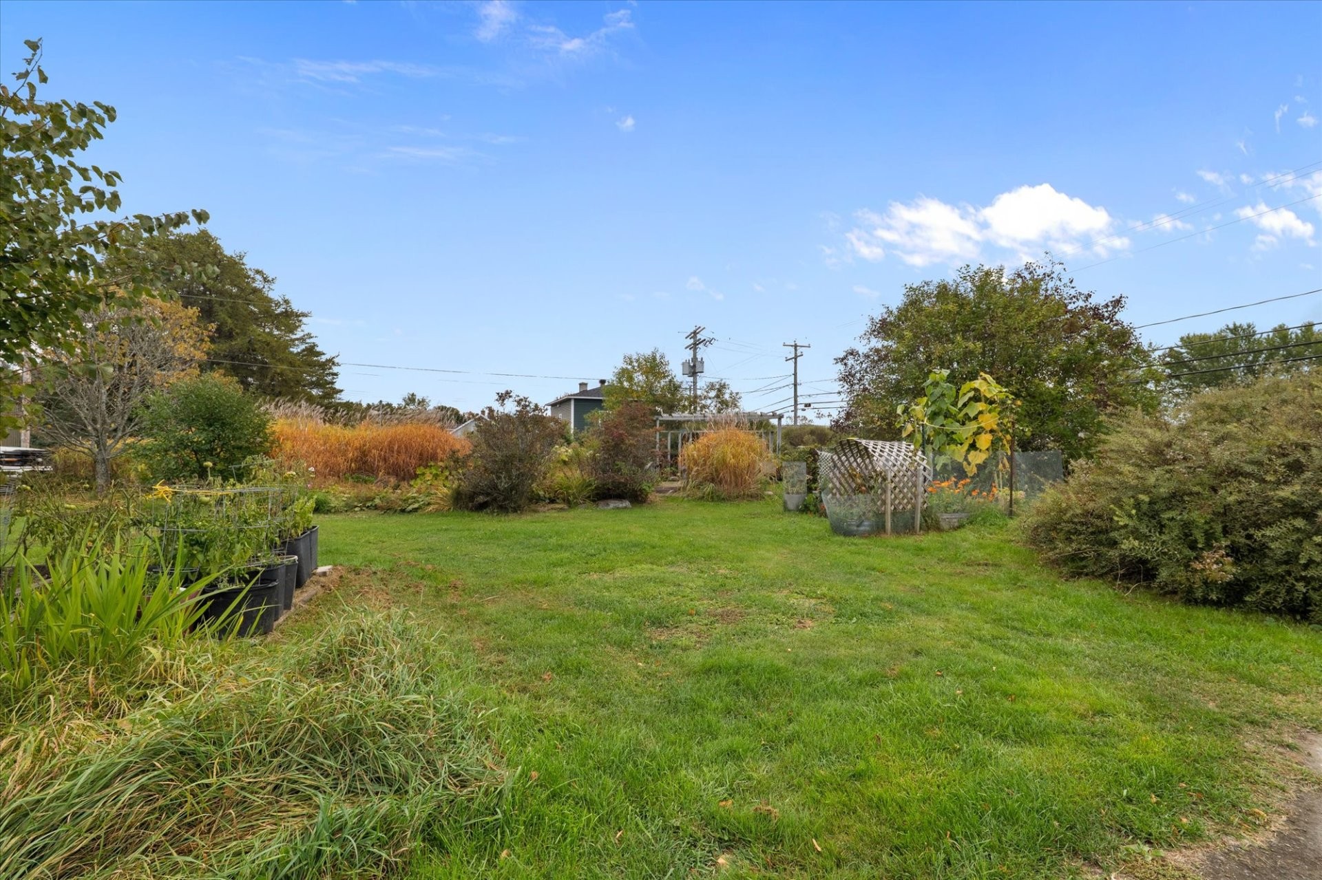 Courtyard - 302 Rue Langevin, Saint-Odilon-De-Cranbourne, QC