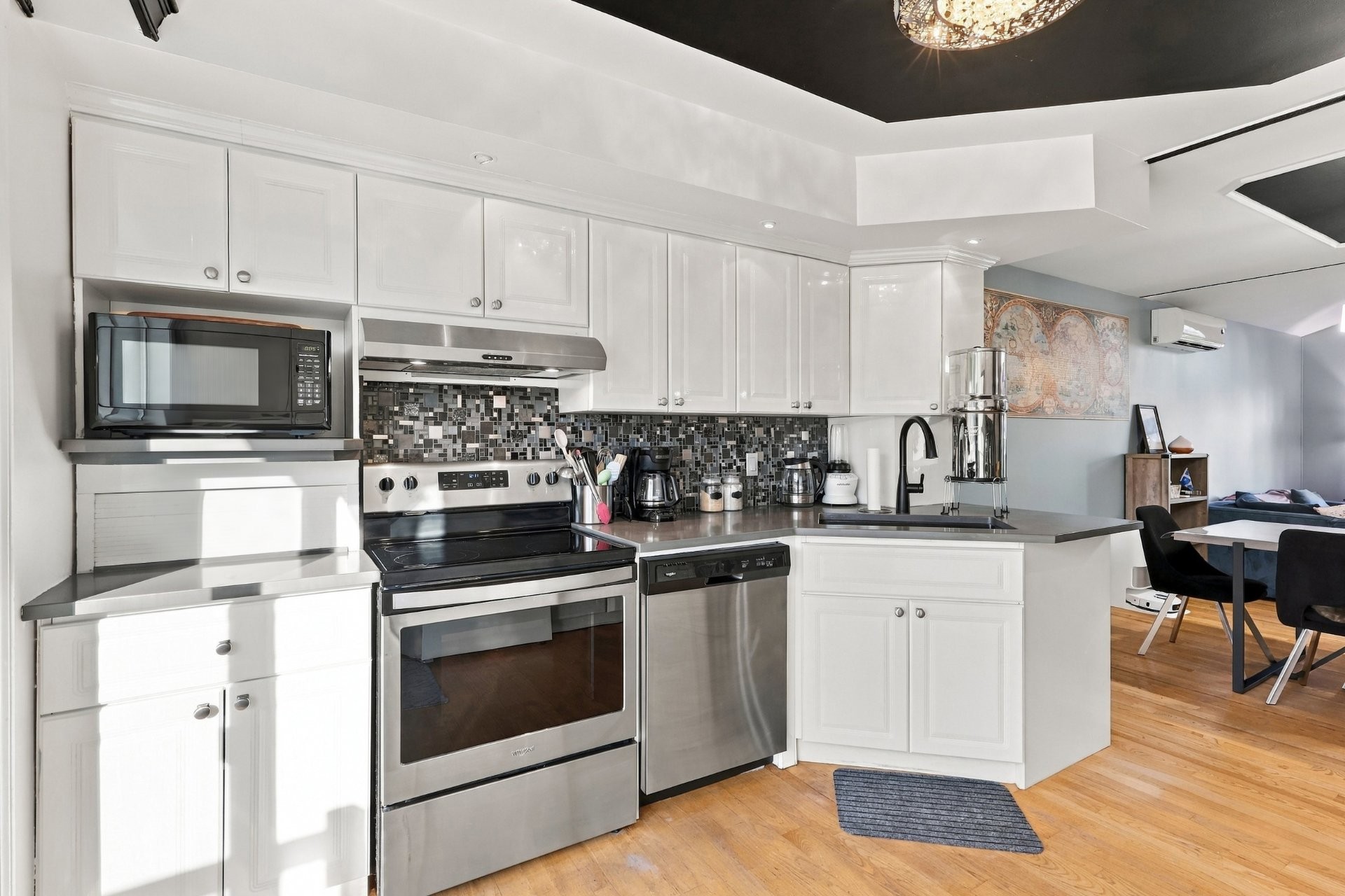 Kitchen - 6343 Rue Antoine-Manseau, Longueuil (Saint-Hubert), QC