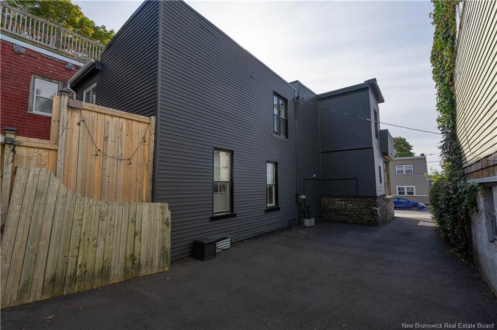 77 Mecklenburg St, Saint John, NB