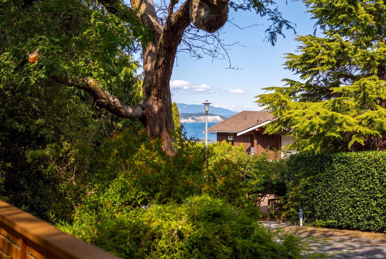 1601 Mileva Lane, Saanich, BC