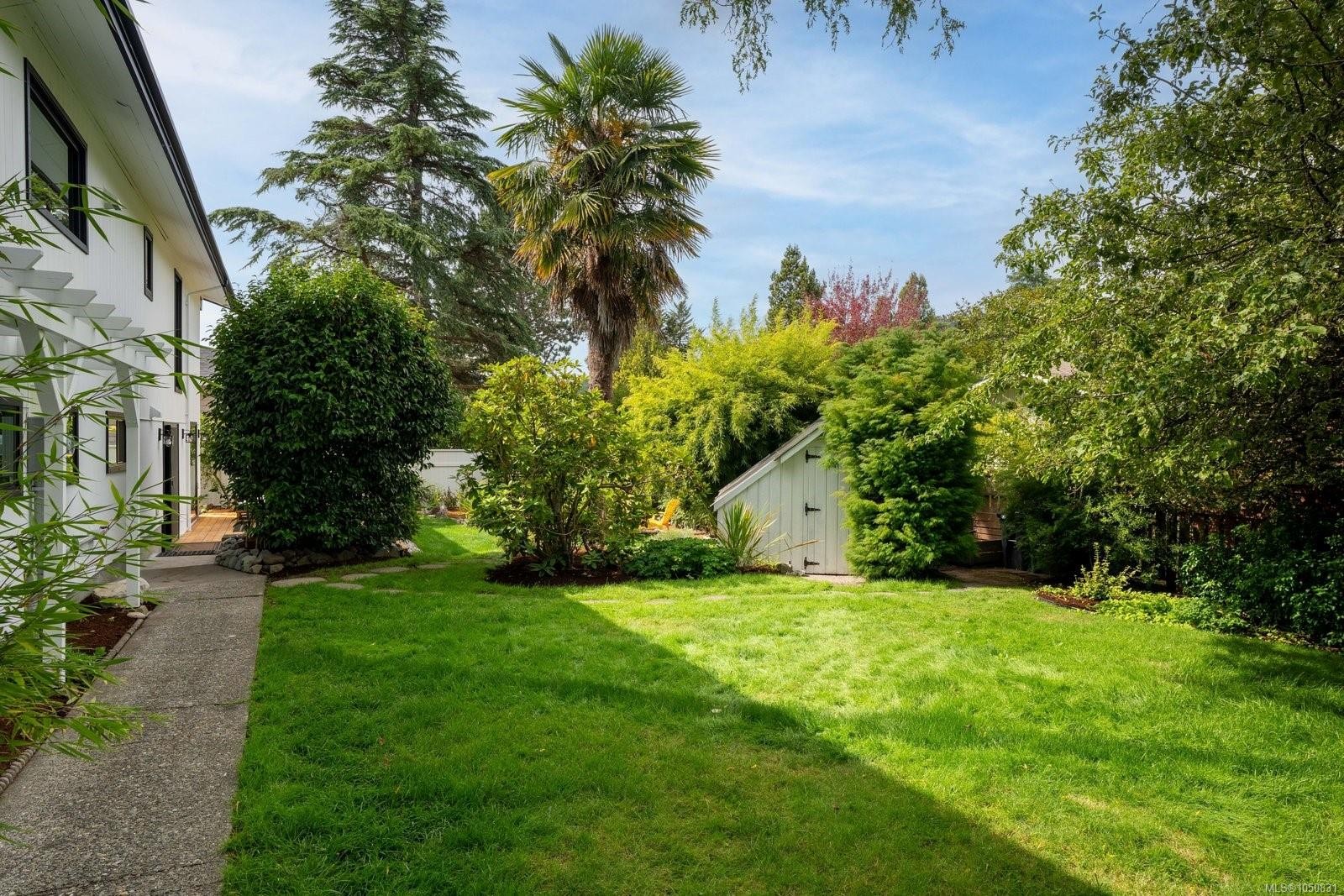 1601 Mileva Lane, Saanich, BC