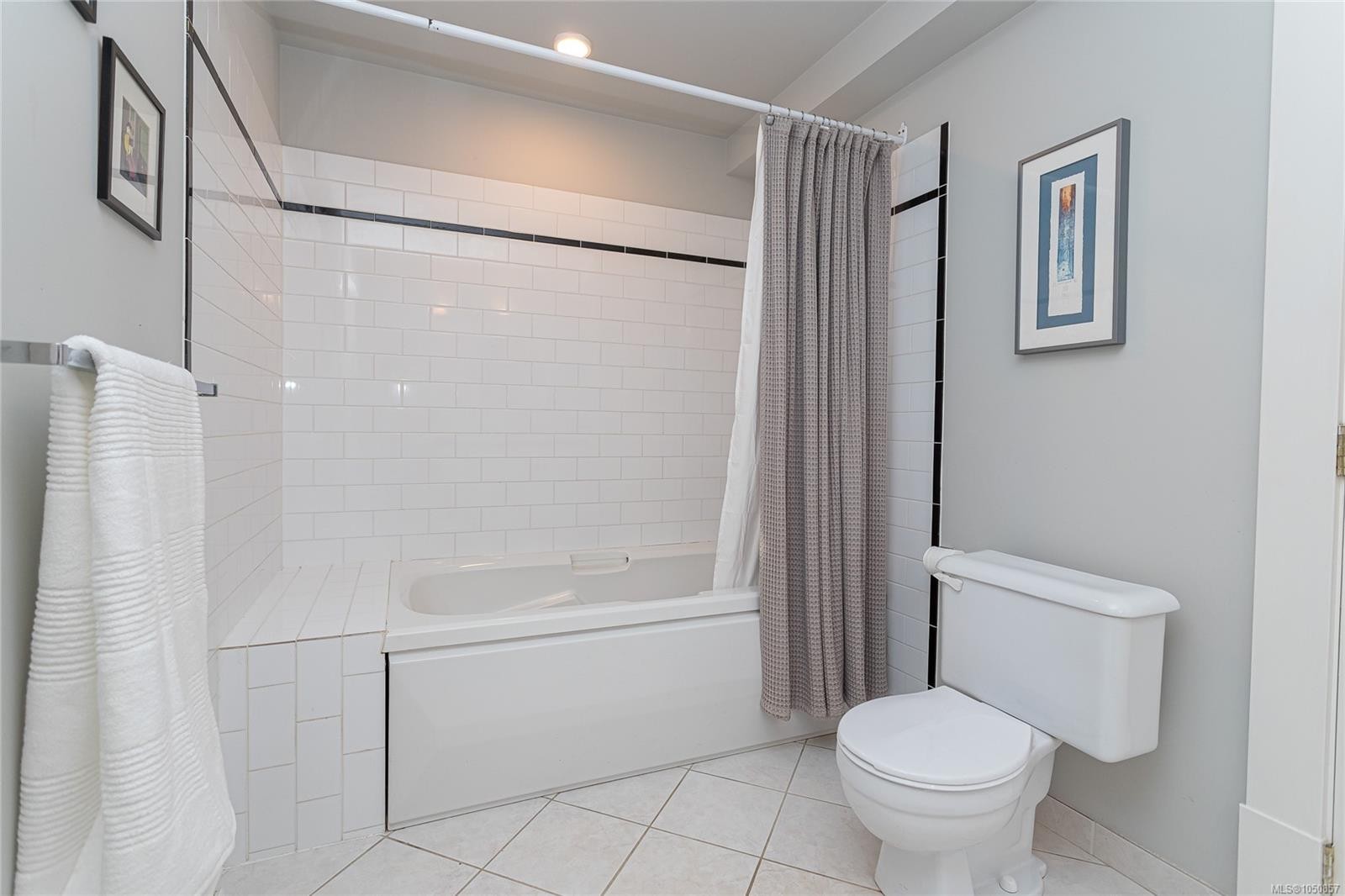 875 Richmond Ave, Victoria, BC