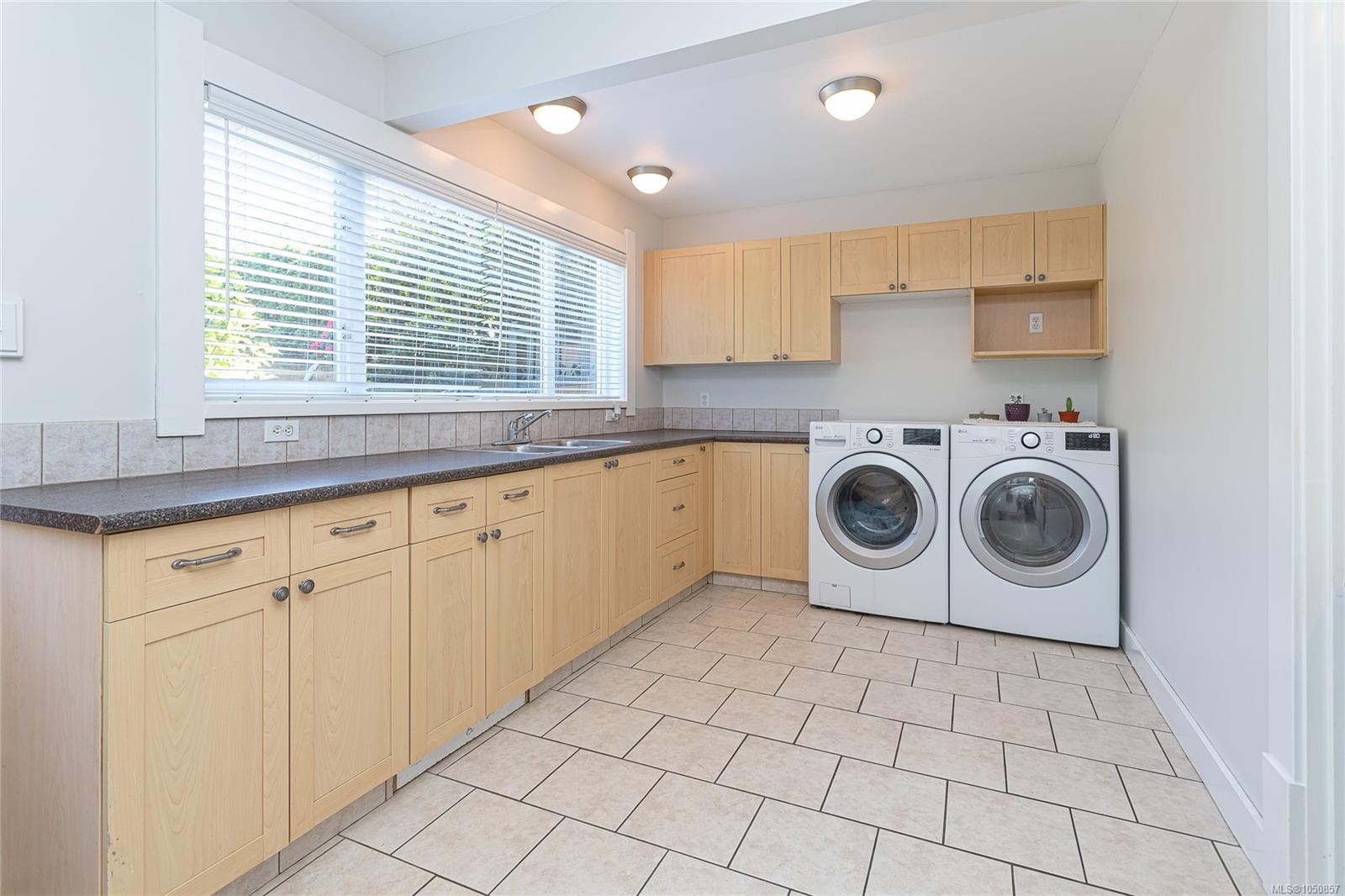 875 Richmond Ave, Victoria, BC
