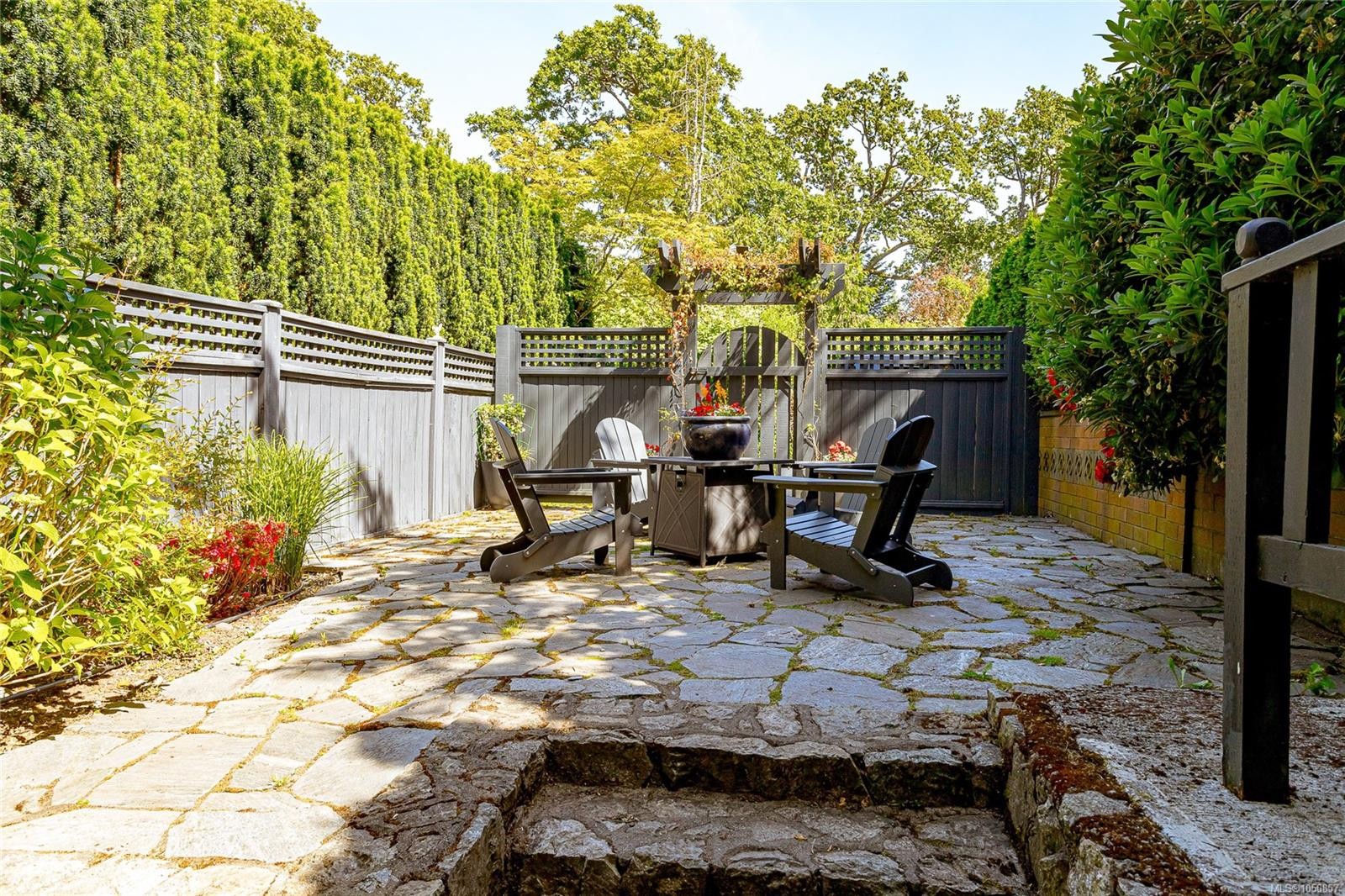 875 Richmond Ave, Victoria, BC