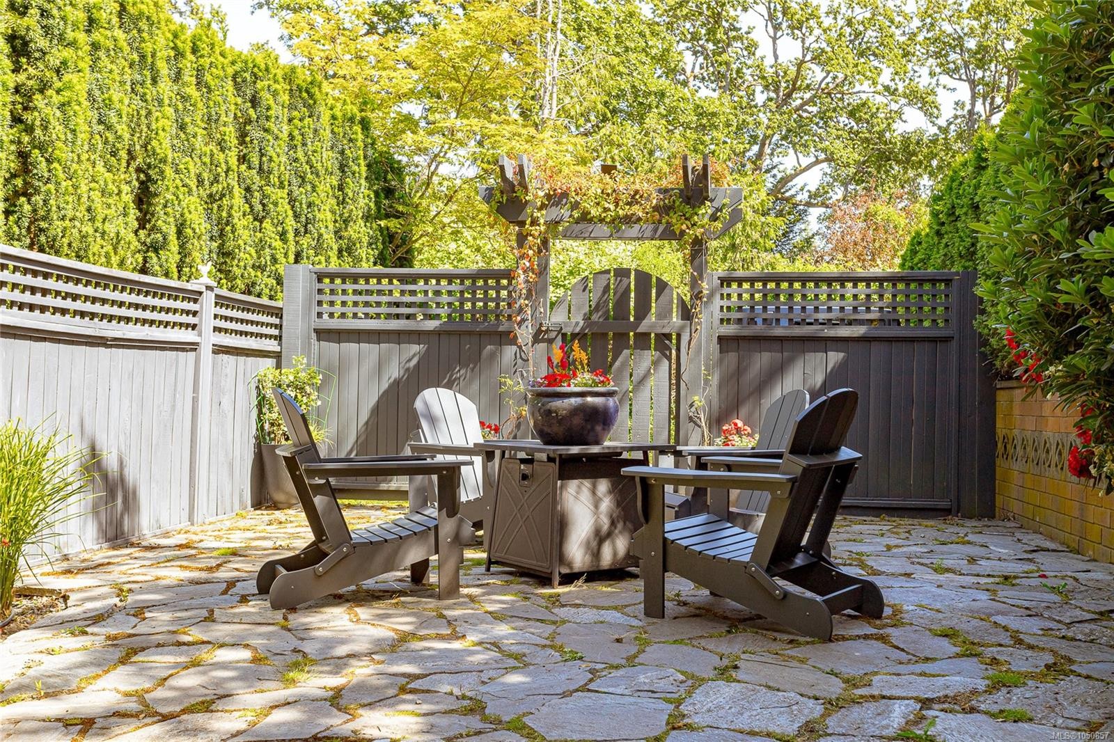 875 Richmond Ave, Victoria, BC