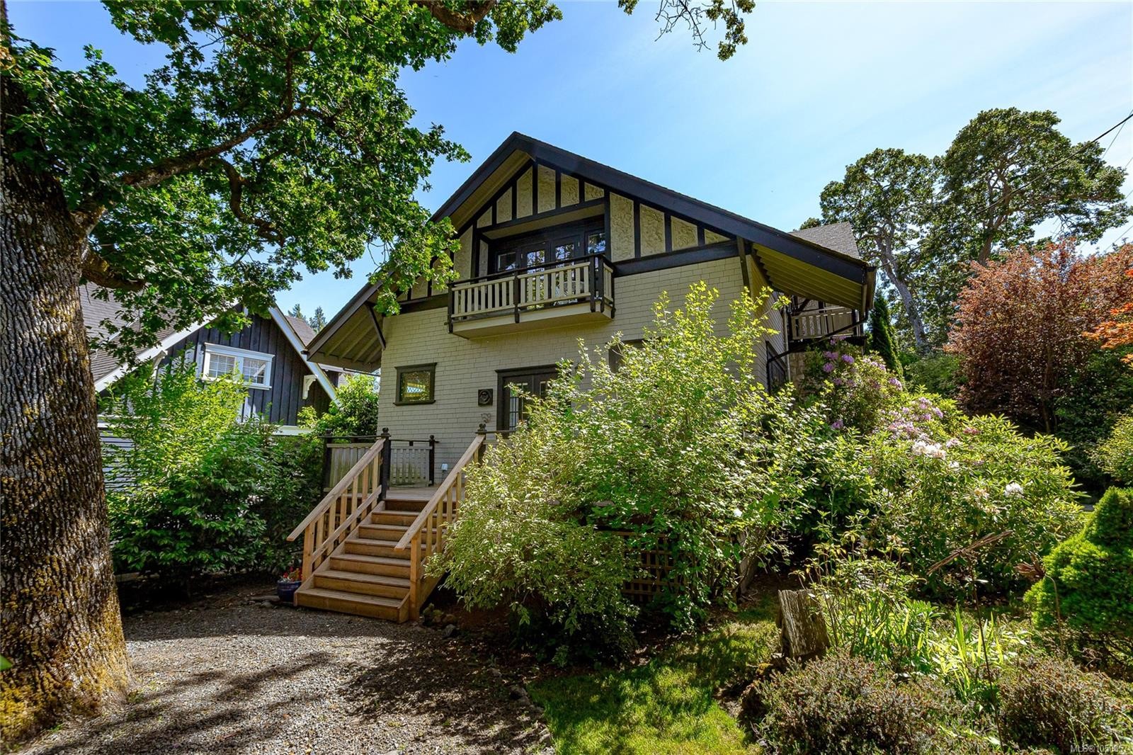 875 Richmond Ave, Victoria, BC