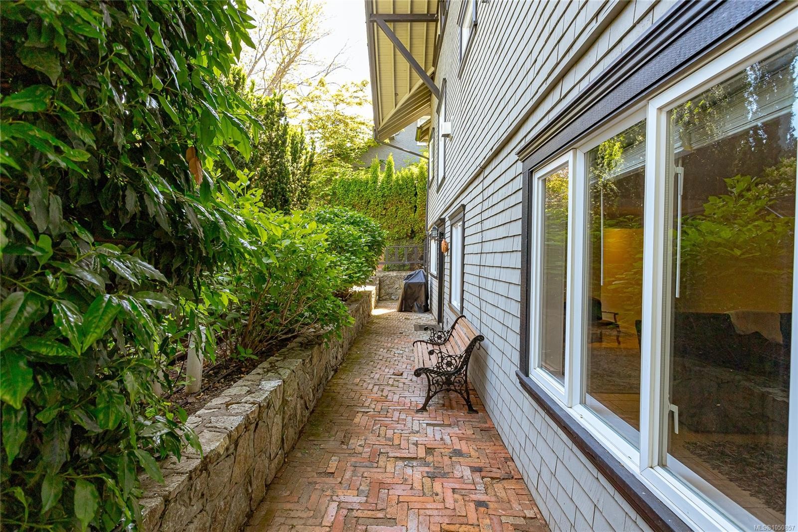 875 Richmond Ave, Victoria, BC