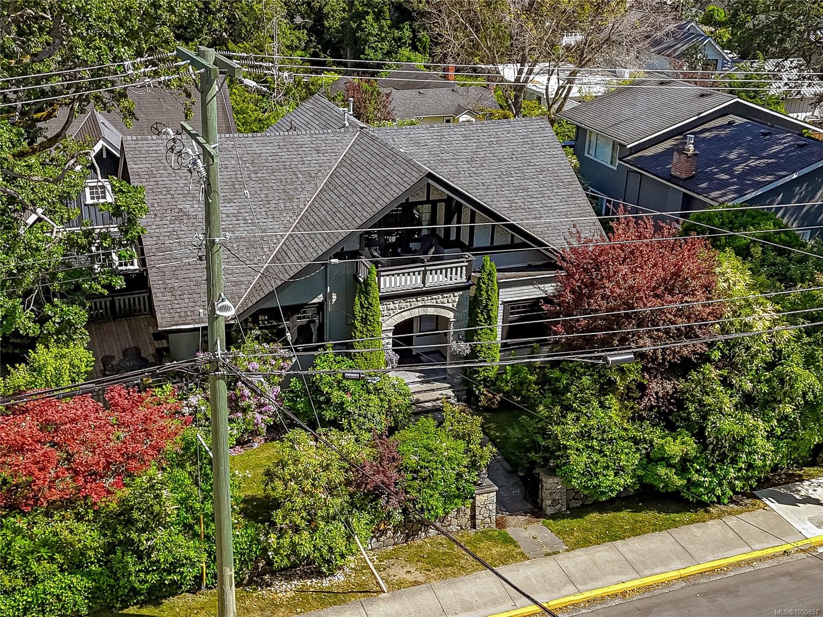 875 Richmond Ave, Victoria, BC
