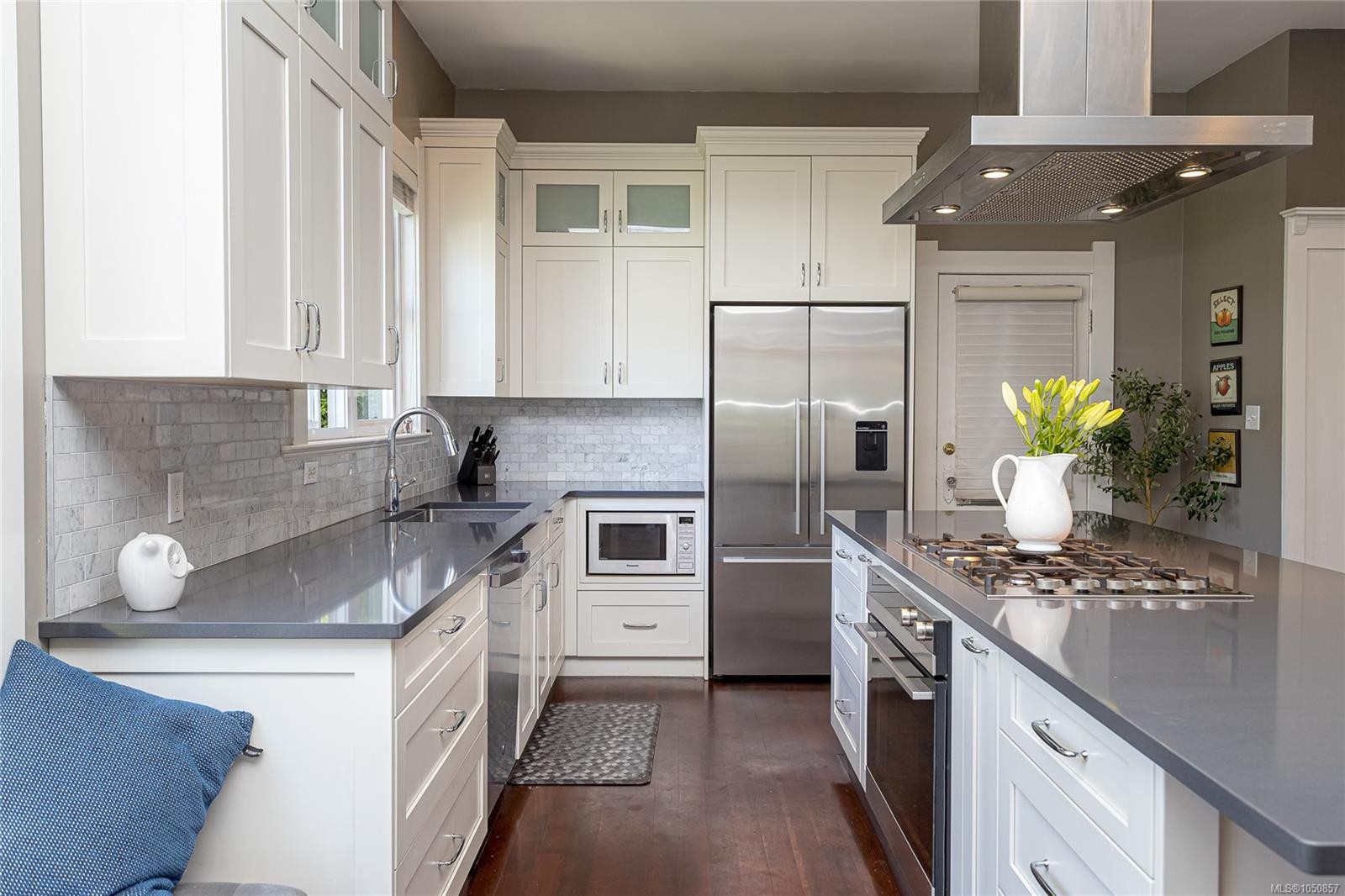 875 Richmond Ave, Victoria, BC