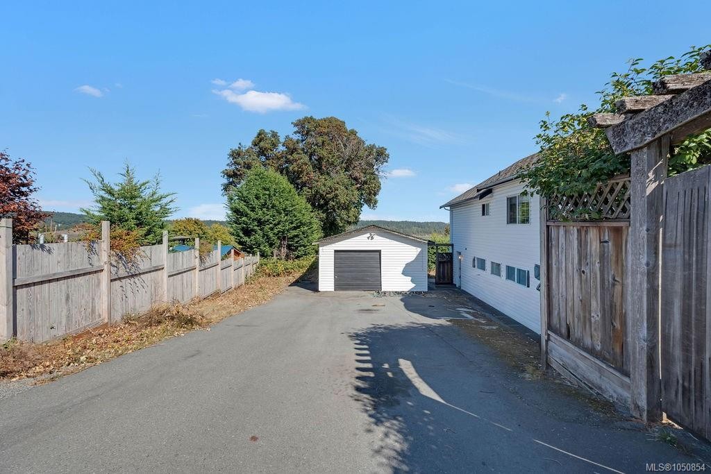 275 Bayview Ave, Ladysmith, BC