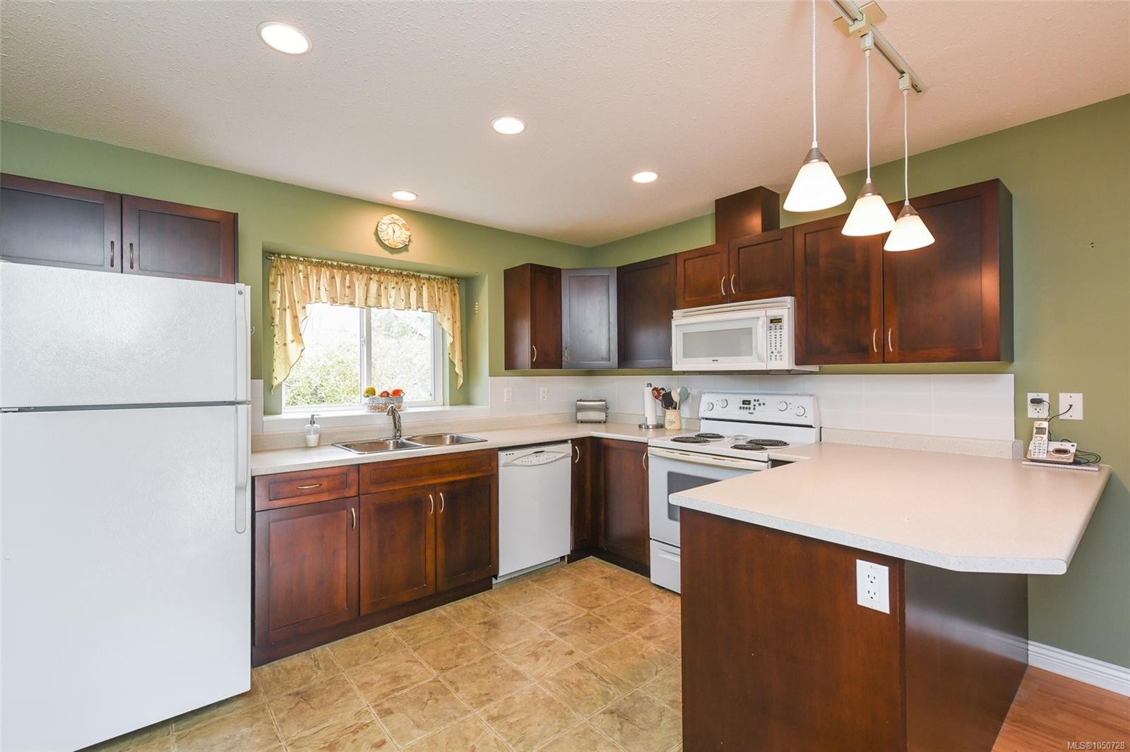 2237 Neptune Way, Comox, BC