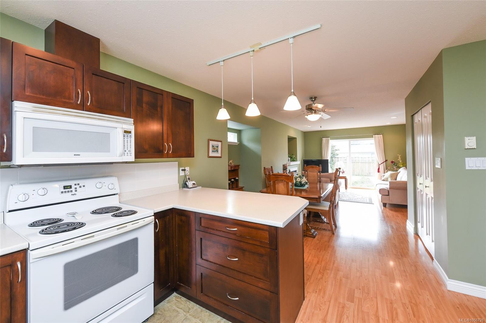 2237 Neptune Way, Comox, BC