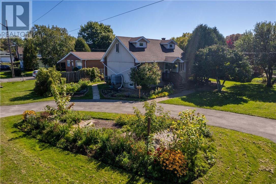 816 Danforth Avenue, Sudbury, ON