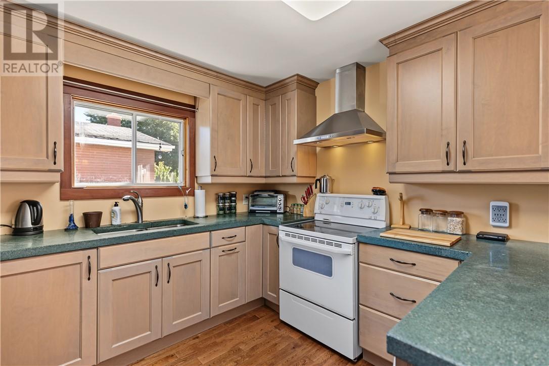 816 Danforth Avenue, Sudbury, ON