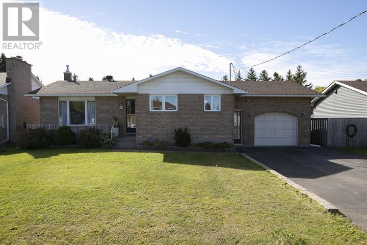 403 Sydenham Rd, Sault Ste. Marie, ON