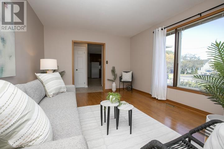 403 Sydenham Rd, Sault Ste. Marie, ON