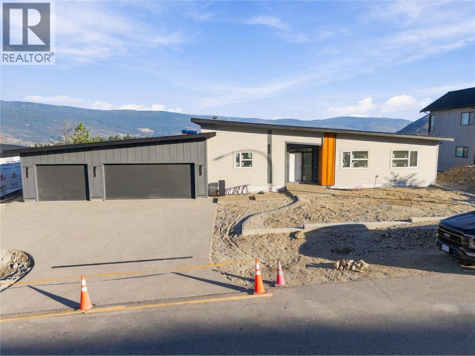 17587 Sanborn Street, Summerland, BC
