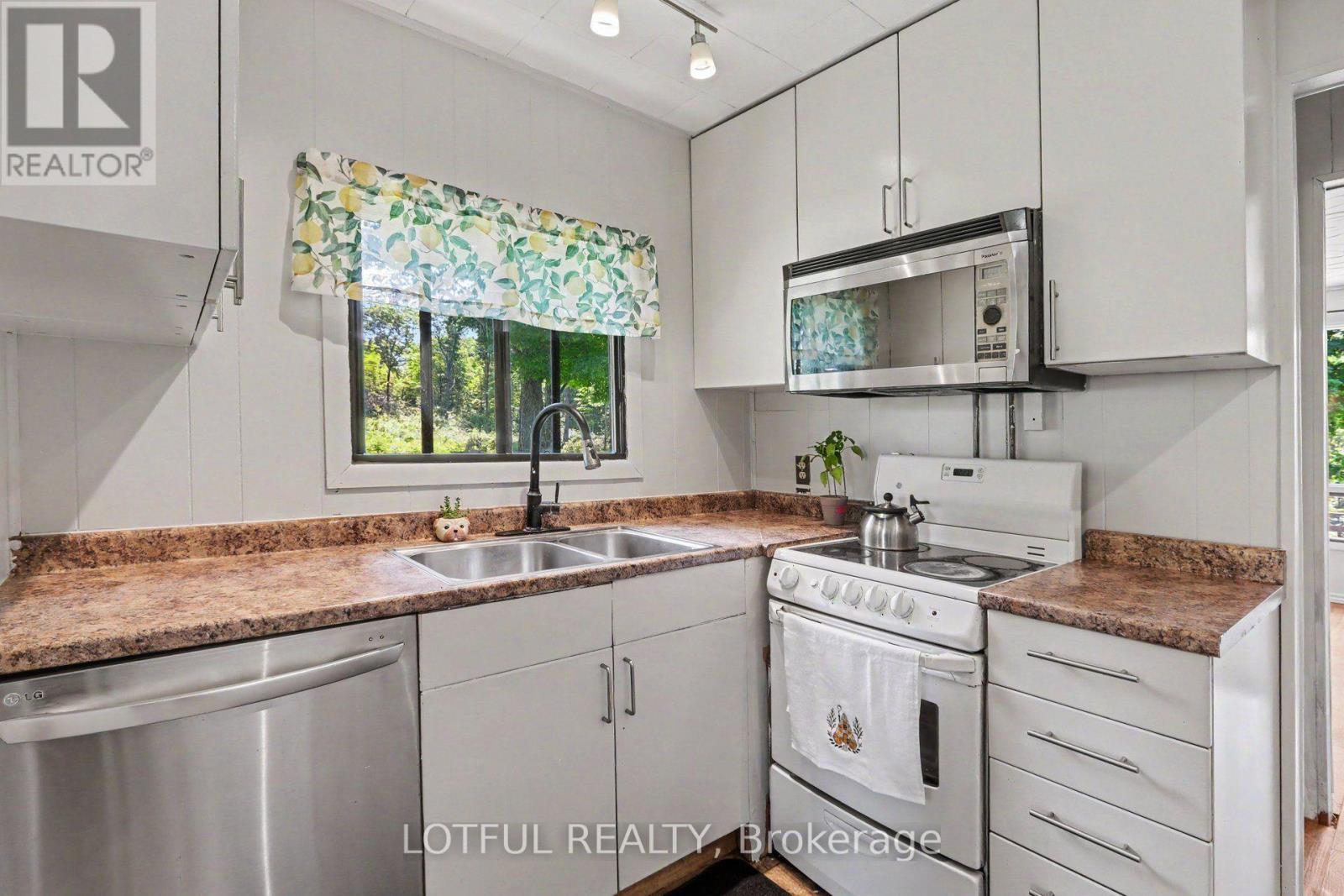 101 Maberly Station Road, Tay Valley, ON