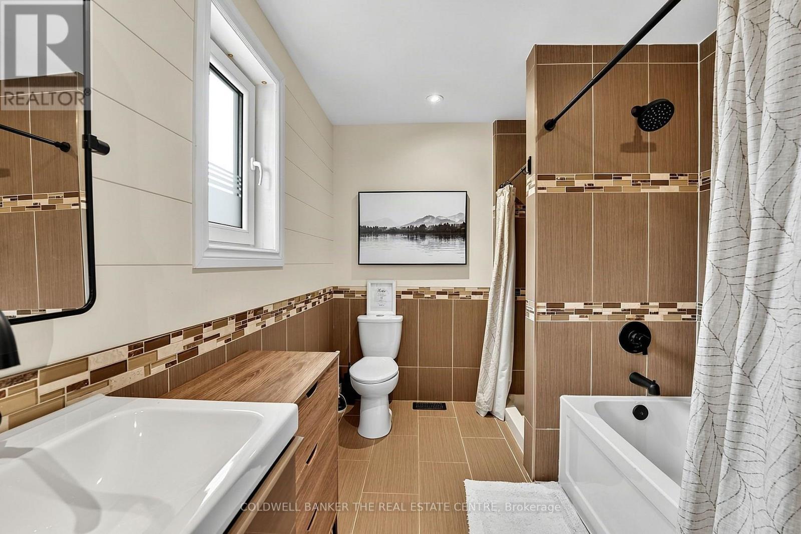 247 Poplar Avenue, Tay, ON