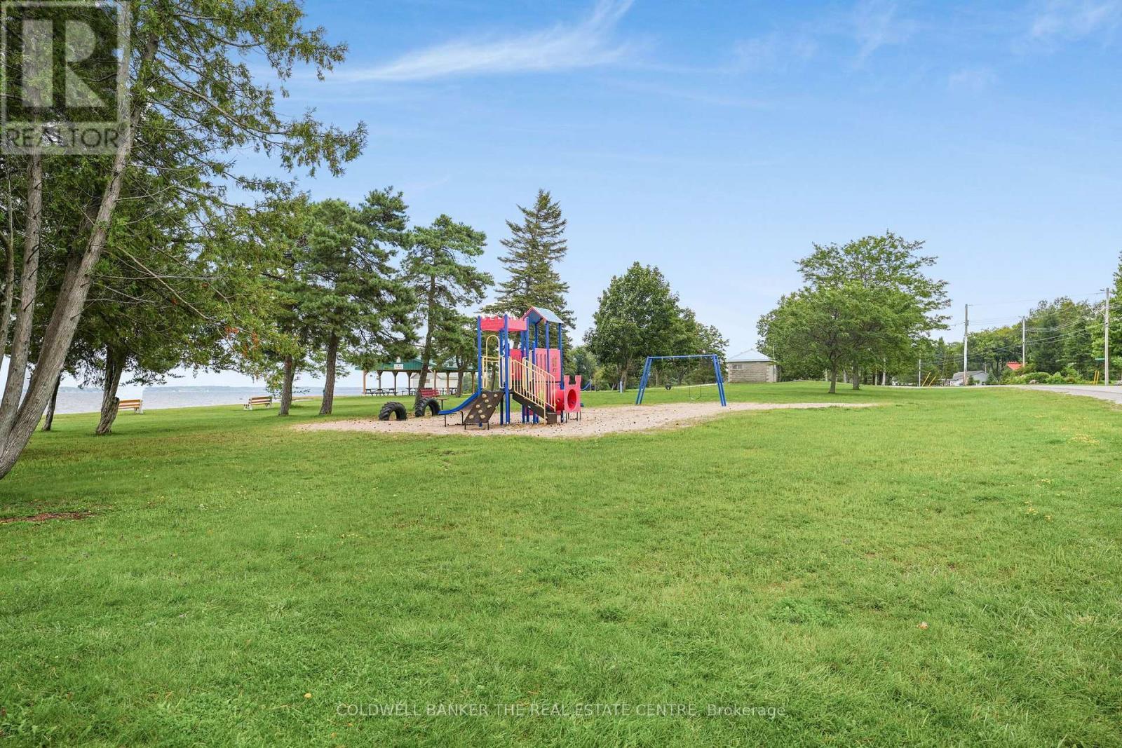 247 Poplar Avenue, Tay, ON