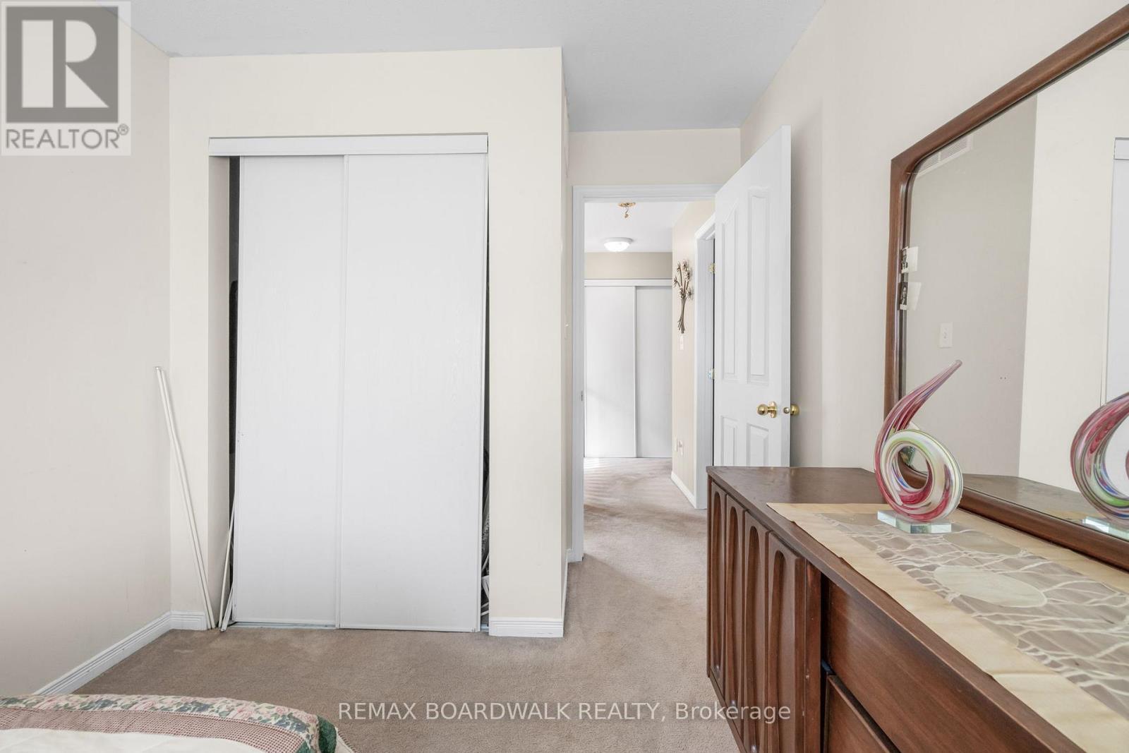 21 Kirkstone Private, Ottawa, ON