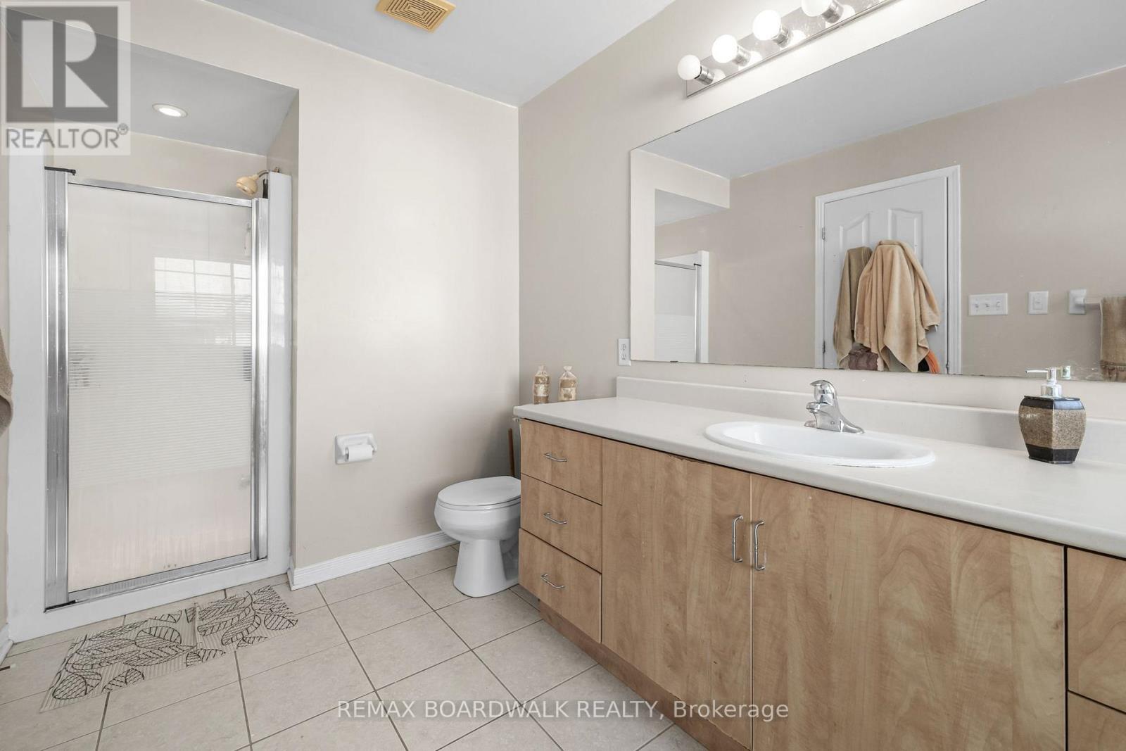 21 Kirkstone Private, Ottawa, ON
