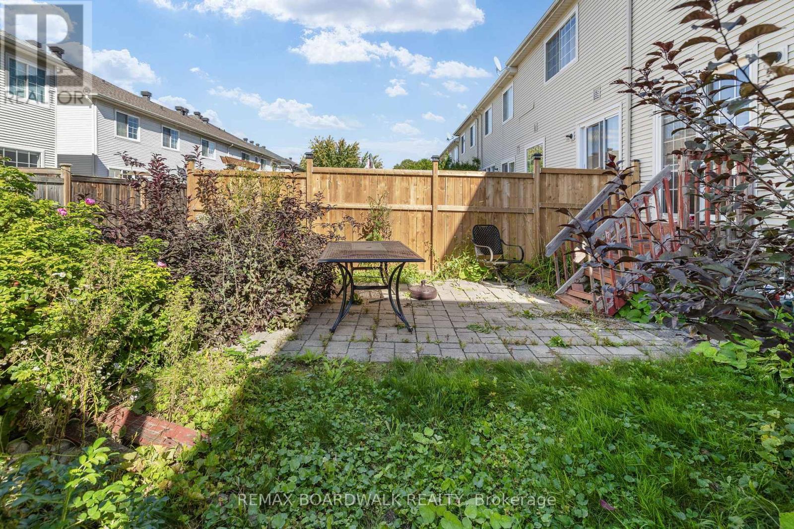 21 Kirkstone Private, Ottawa, ON
