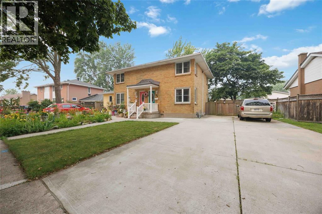 298 Elsfield Crescent, Sarnia, ON