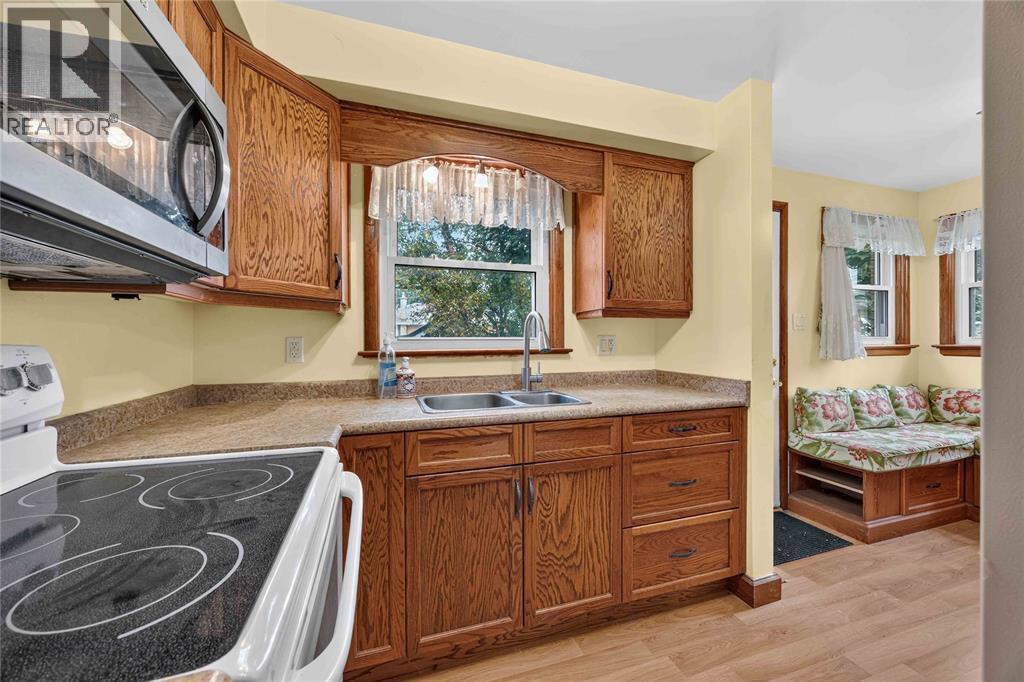 298 Elsfield Crescent, Sarnia, ON