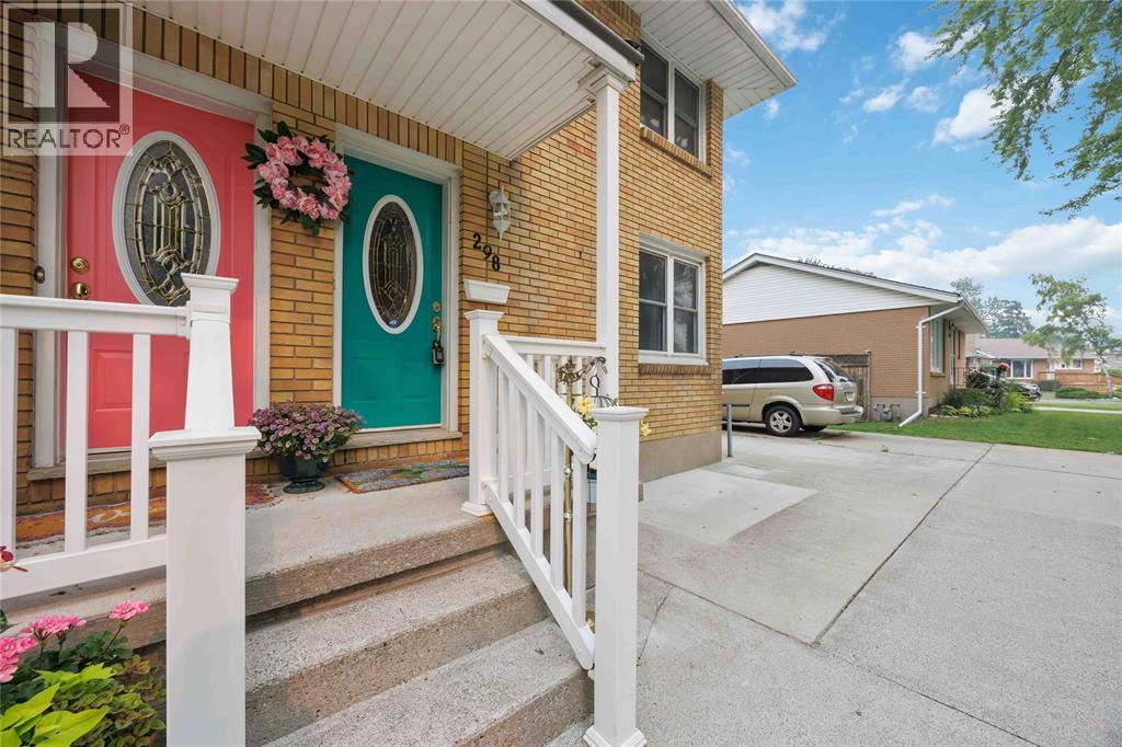 298 Elsfield Crescent, Sarnia, ON