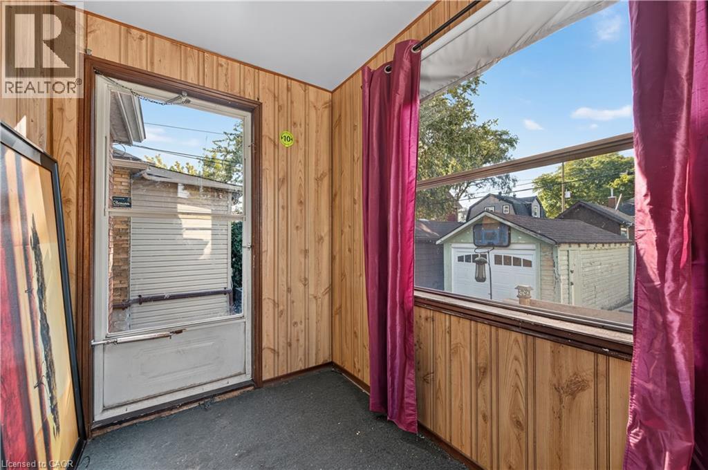 21 Cameron Avenue N, Hamilton, ON
