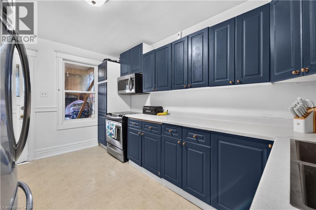 21 Cameron Avenue N, Hamilton, ON