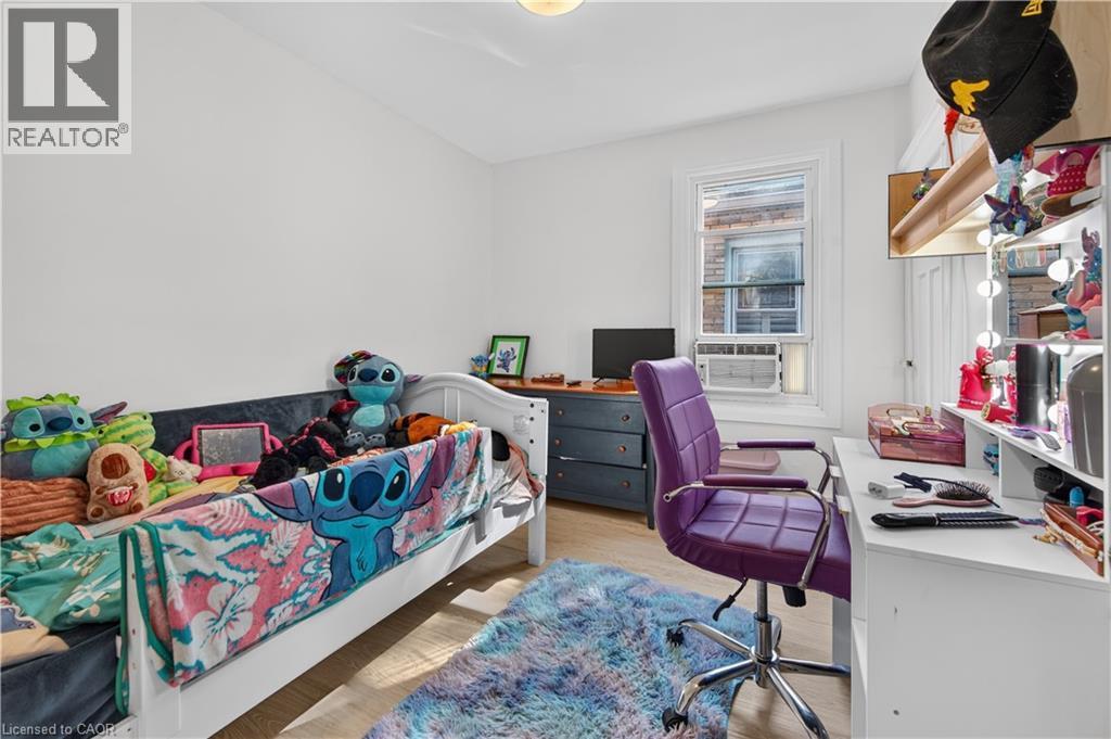 21 Cameron Avenue N, Hamilton, ON