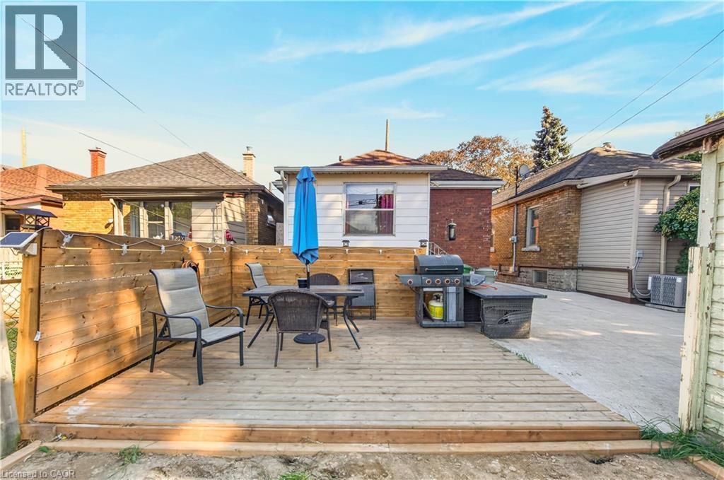 21 Cameron Avenue N, Hamilton, ON
