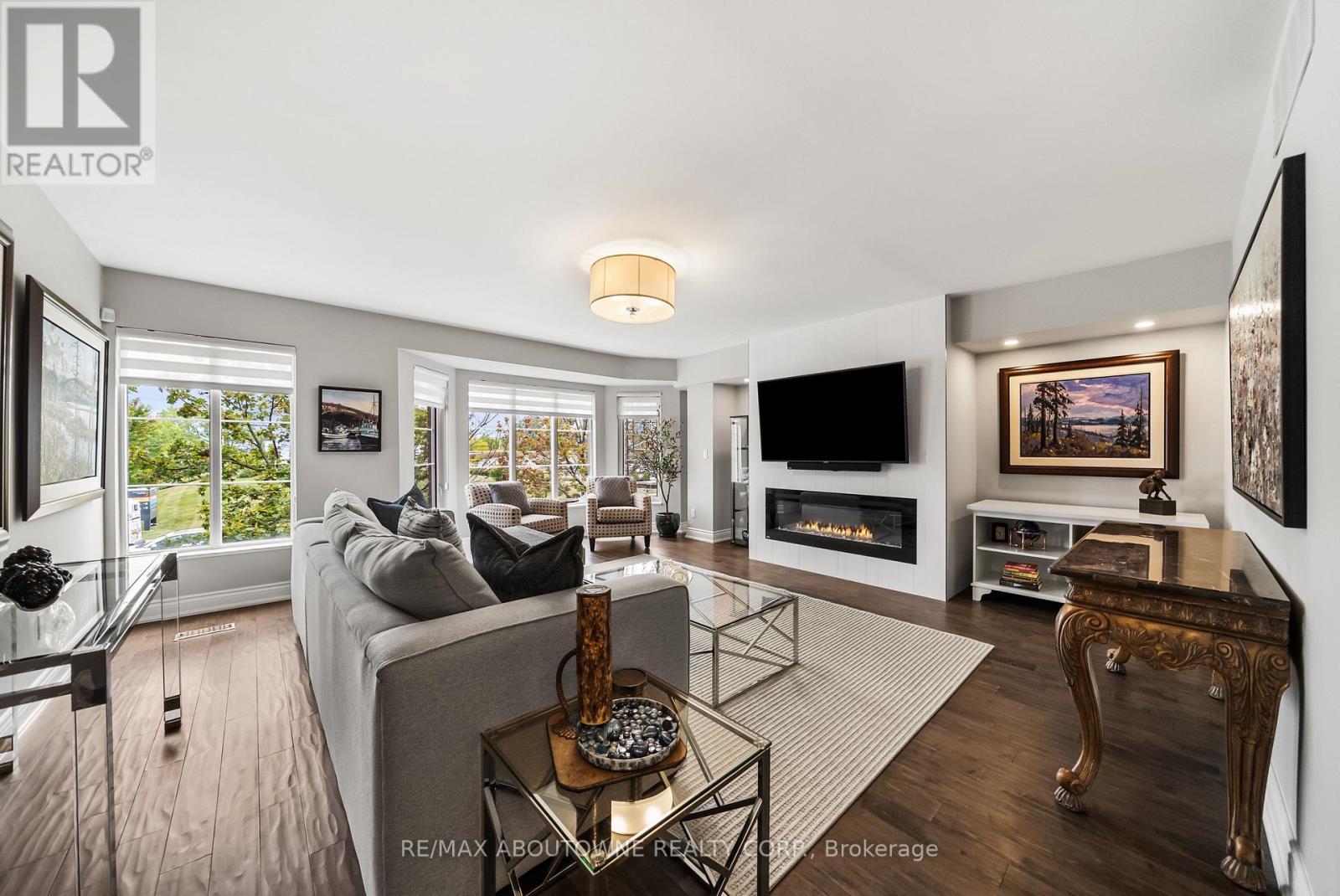 Th9 - 442 Maple Avenue, Burlington, ON