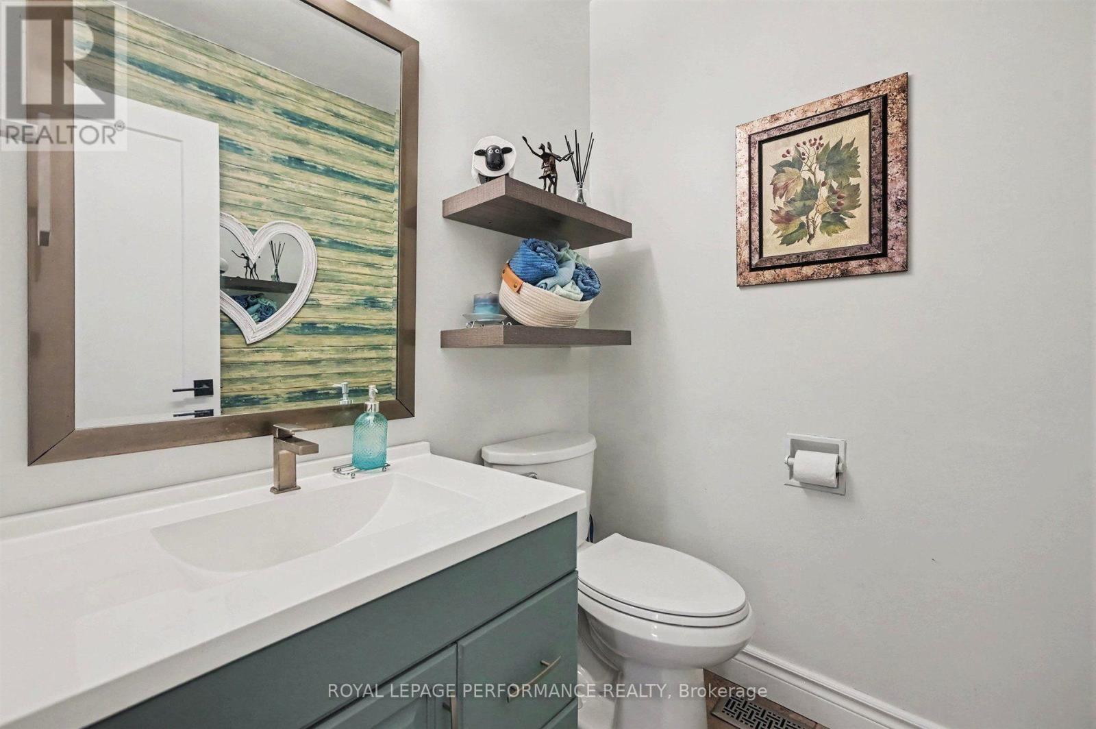 6284 Sundown Crescent, Ottawa, ON
