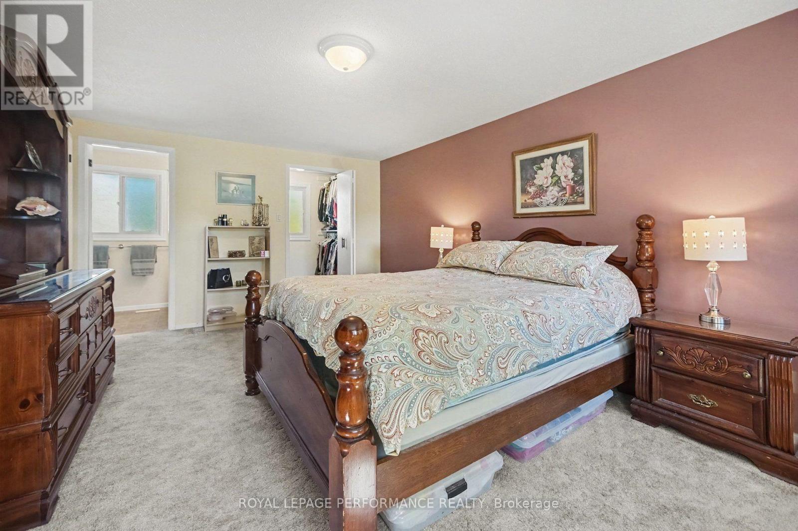 6284 Sundown Crescent, Ottawa, ON