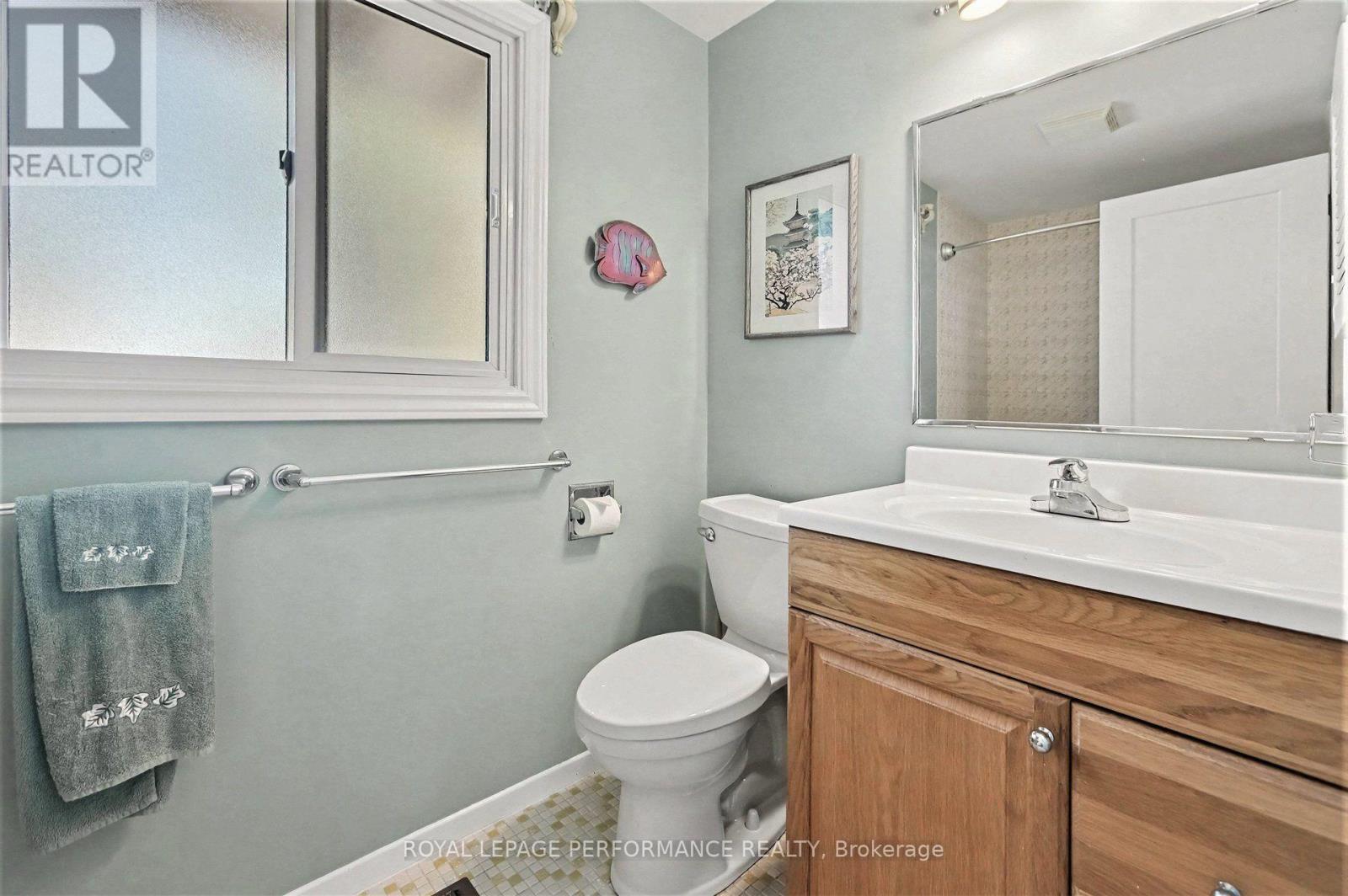 6284 Sundown Crescent, Ottawa, ON