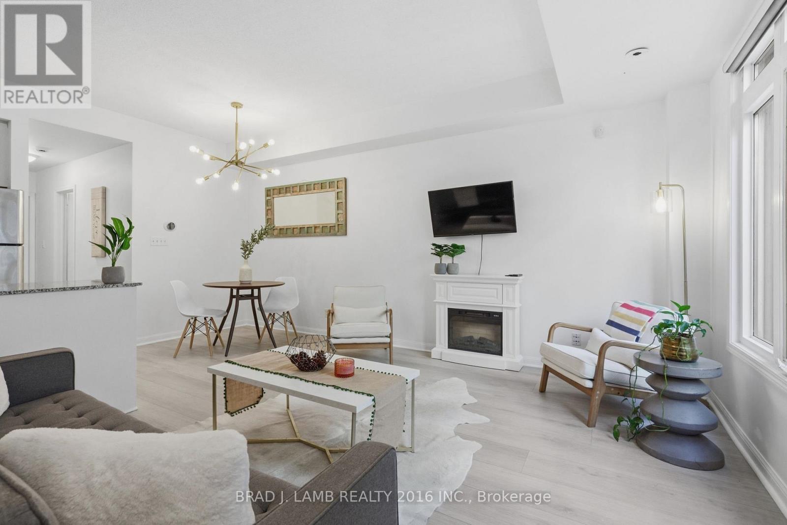 29 - 80 Carr Street, Toronto, ON
