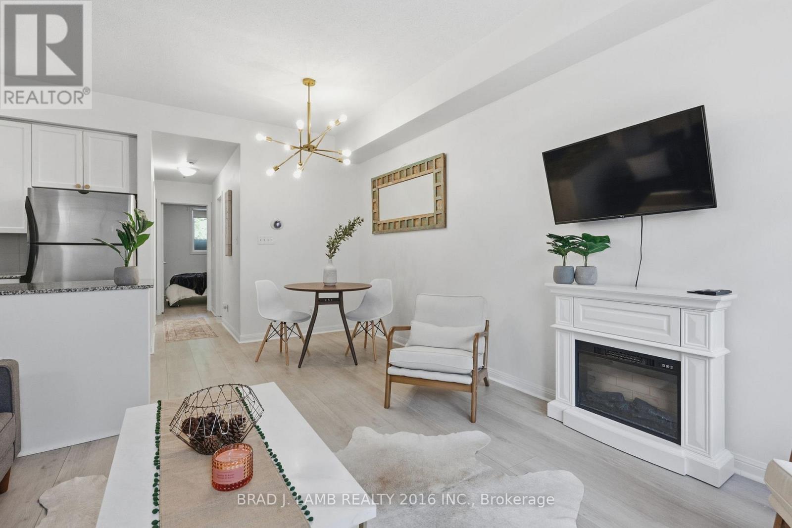 29 - 80 Carr Street, Toronto, ON