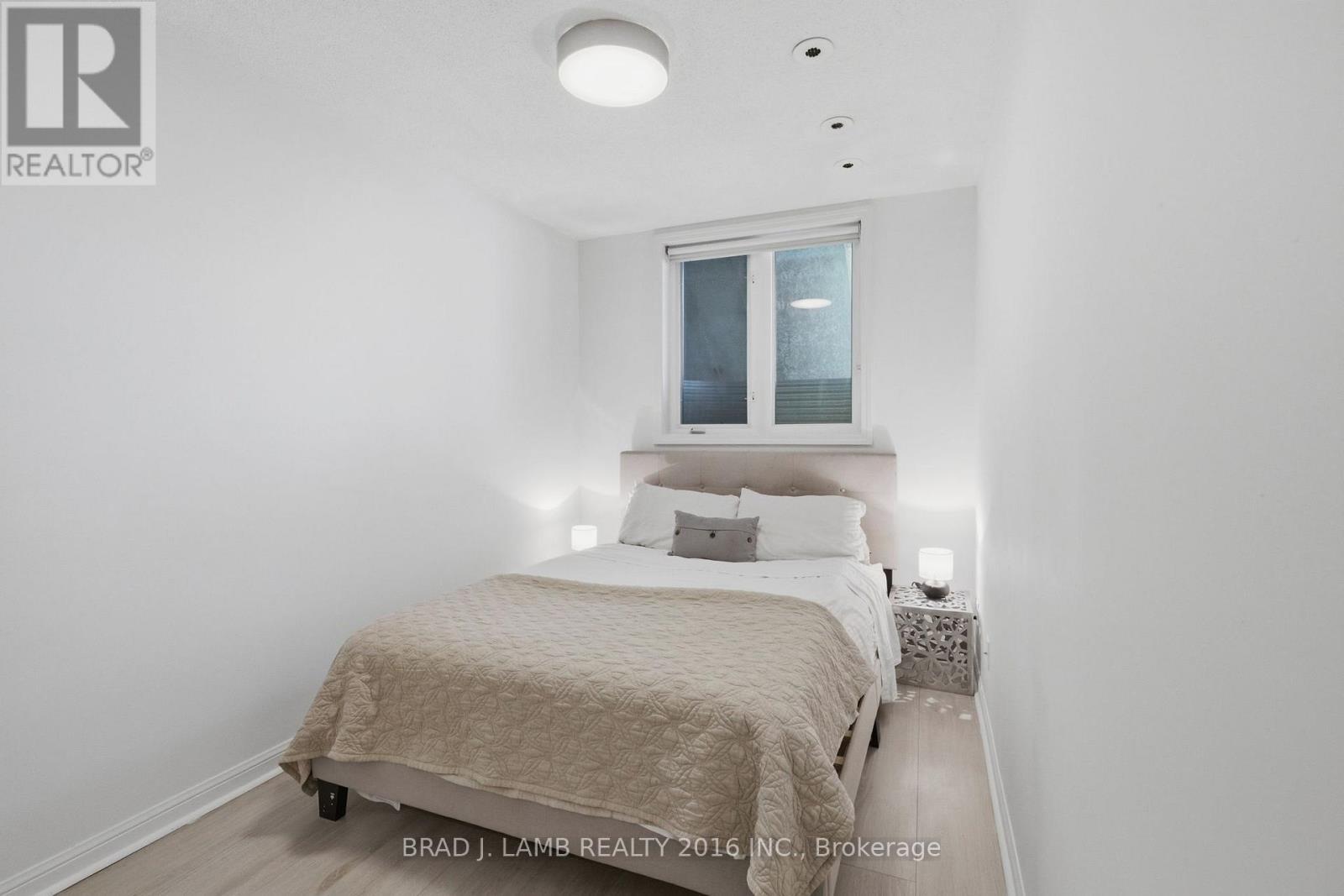29 - 80 Carr Street, Toronto, ON
