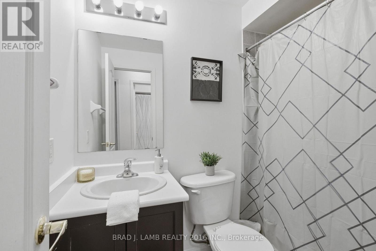 29 - 80 Carr Street, Toronto, ON