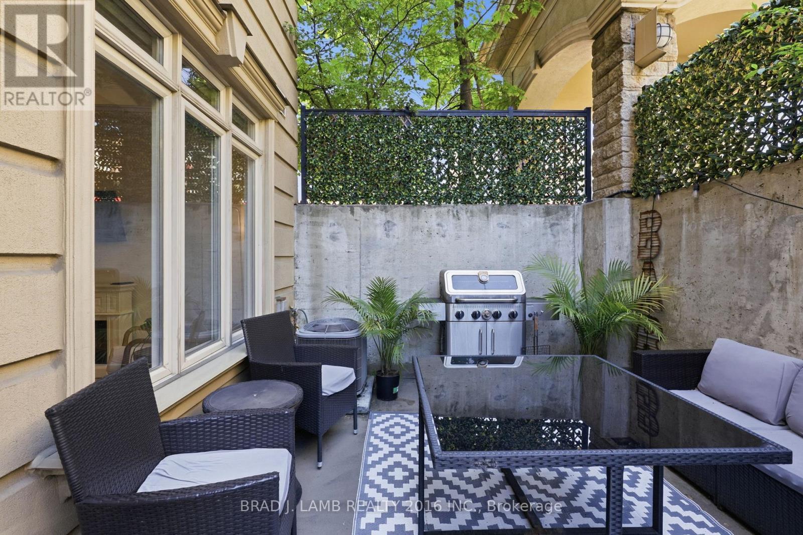 29 - 80 Carr Street, Toronto, ON