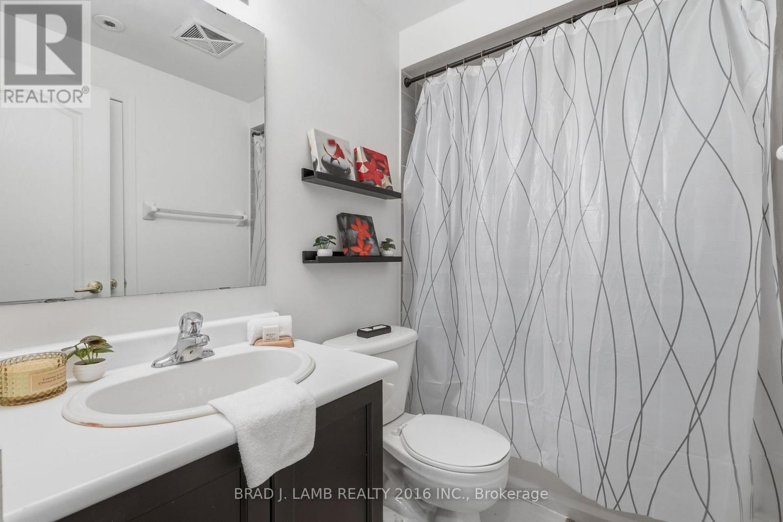 29 - 80 Carr Street, Toronto, ON