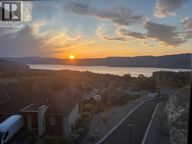 796 Kuipers Crescent Unit# 11, Kelowna, BC