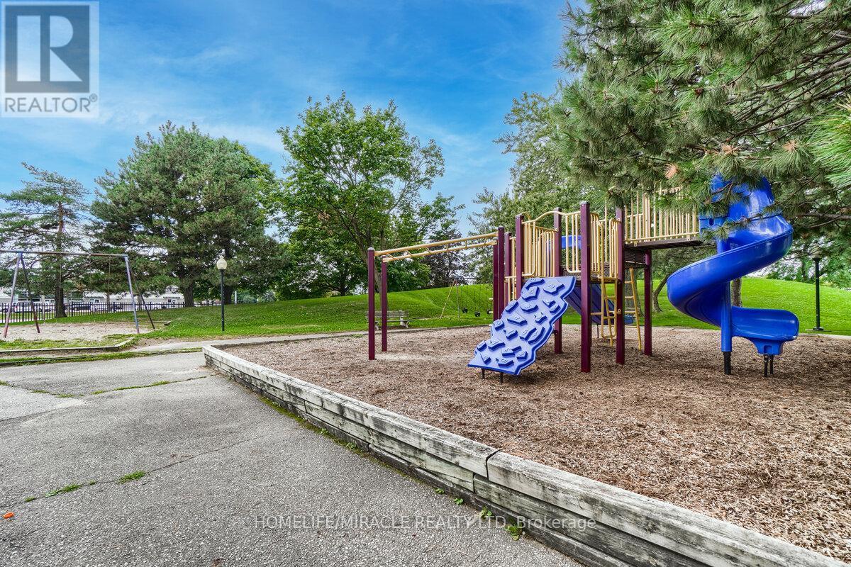 1703 - 15 Kensington Road, Brampton, ON